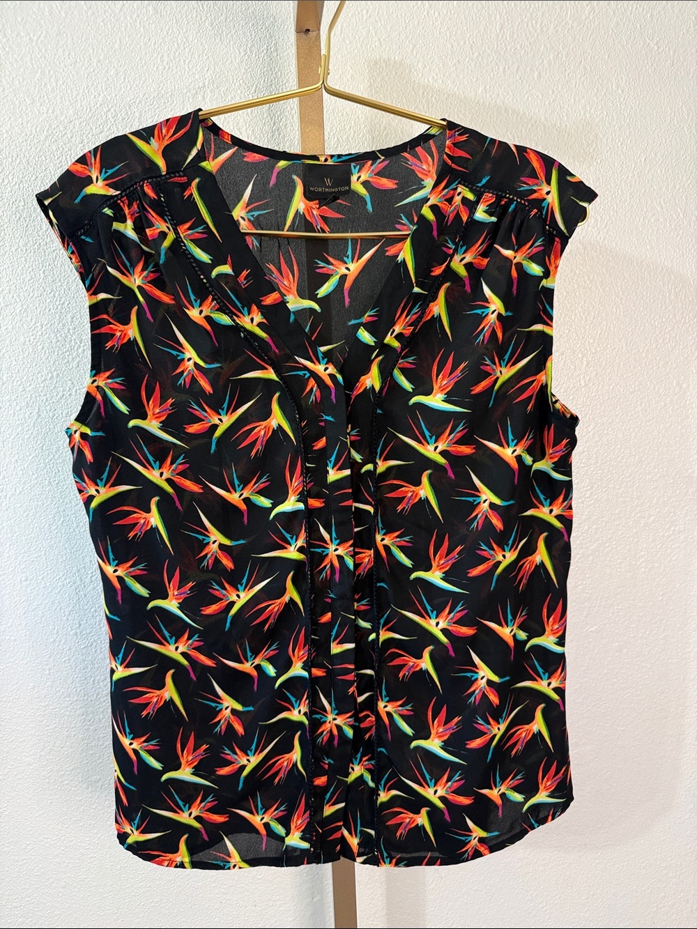 Worthington Black Tropical Print Birds of Paradise Sleeveless V-Neck Camisole- S